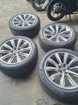 Velg BMW Seri 5 G30 Ban RFT kondisi 90% 245/45 R18