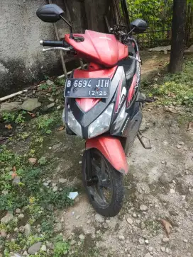Vario 110 karbu merah