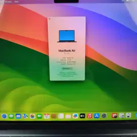 Macbook Air M2 Ram 16 Ssd 256 layar 13 inch lengkap full set Ibox