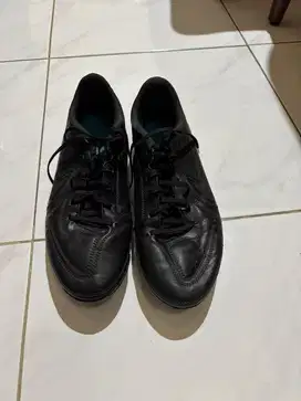 Sepatu bola tiempo legend 9 full black