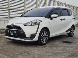Toyota Sienta V 2017 a/t istimewa low km