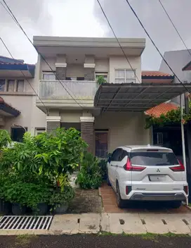 Put - Dijual Rumah Taman Parahyangan Lippo Karawaci Semi Furnish