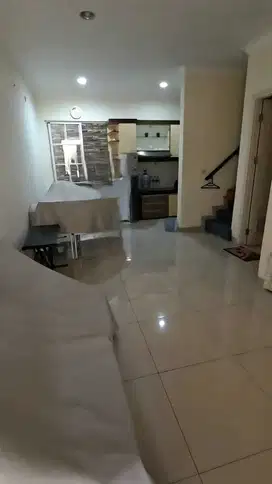 Rumah Bagus Semi Furnished SHM Green Lake City, Tangerang