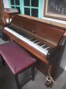Piano klasik merk kulmann