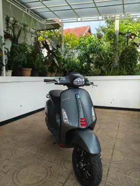 Vespa sprint s grey titanio 2023