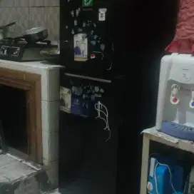 Kulkas Changhong 2 pintu
