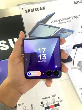 PREE ORDER ZFLIP 7 ( free upgrade memory)