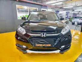 HR-V E CVT 1.5L Hitam 2018 Record