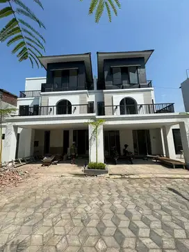 Rumah 3 Lantai Palebon Majapahit Semarang Kota