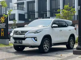 LOW KM MULUS TERAWAT LIKE NEW ! Toyota Fortuner VRZ 2.4 AT 2018 Putih