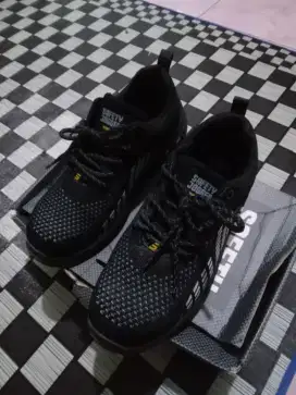 Sepatu safety jogger fitz