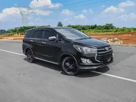 [LOW ODO !!] TOYOTA KIJANG INNOVA VENTURER 2017