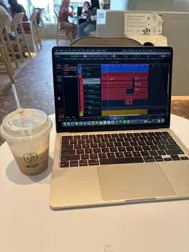 Macbook m2 2022 16gb/256