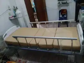 tempat tidur pasien