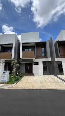 Disewakan Rumah 2 Lantai Lokasi Elit Summarecon Crown Gading Bekasi