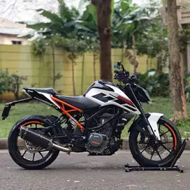 KTM DUKE 250 ABS PUTIH 2019 KM 8K LIKE NEW