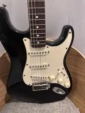 DIJUAL CEPAT GITAR FENDER STRATOCASTER ORIGINAL MADE IN MEXICO