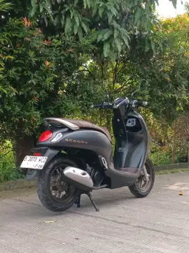 KM 9rb New Scoopy Prestige Tahun 2023