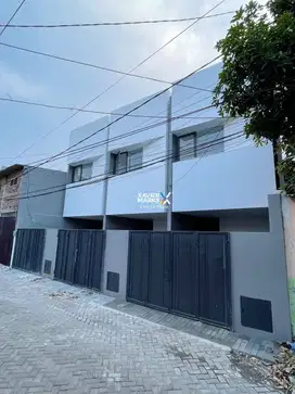 Dijual rumah baru di Lebak Indah dekat Kenjeran Surabaya