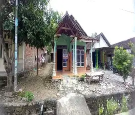Rumah Kelurahan Bendung Kecamatan Jetis Kabupaten Mojokerto