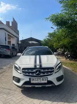 MERCEDES BENZ GLA 200 AMG 50 EDITION