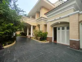 Beautiful and Just Retouched House with Private Pool in Pondok Indah