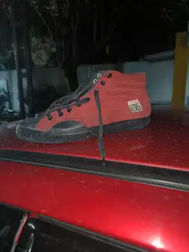 Sepatu skate bekas original vision thrasher bones santacruz
