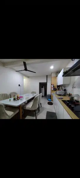 Di jual rumah ada kolam renang di rawamangun