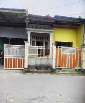 Rumah Kelurahan Berat Kulon Kecamatan Kemlagi Kabupaten Mojokerto
