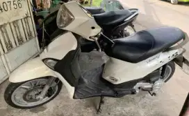 Piagio liberty 2014 atau vespa matic