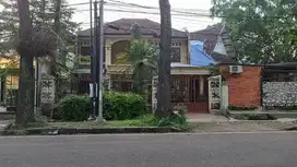 Rumah strategis bisa usaha di sayap riau bandung