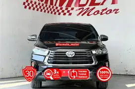 Toyota Innova Venturer Diesel 2.4 AT 2021