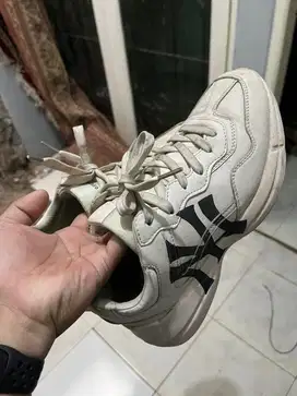 Sepatu gucci gang