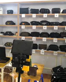 LOWONGAN PRIA UNTUK HOST LIVE BRAND TAS KULIT