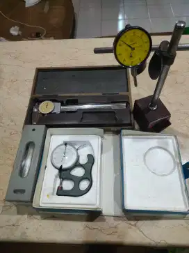 Jual alat ukur Micrometer,Fernier Caliper,dial indicator dan Waterpass