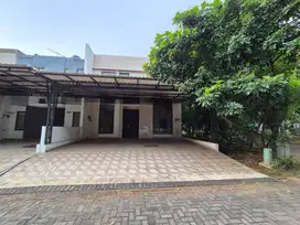 Casa Jardin full renov posisi hoek siap huni lokasi sangat bagus