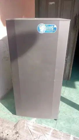 Kulkas 1 pintu merek LG