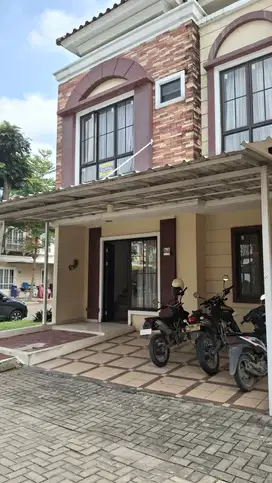 Rumah Hook Dua Lantai Dekat Sekolah Al Azhar Jababeka Cikarang
