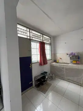 RUMAH 2 LANTAI DI MALEO BINTARO JAYA TANGSEL
