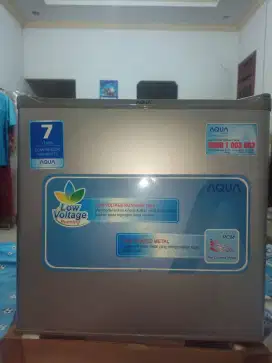LEMARI ES MERK AQUA AQR-D50F