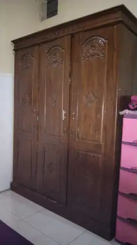 Lemari jati 3 pintu