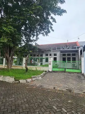 Dijual CEPAT  Rumah Lama Posisi Hook Di JAJAR TUNGGAL Surabaya