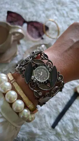 Jam Tangan Wanita Vintage Collection  Unik dan lucu
