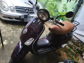 Vespa LXV Burgundy 2013