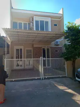 Disewakan Rumah Full Furnish Alam Hijau Citraland Utama Surabaya Barat