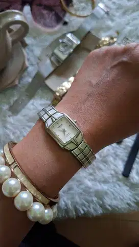 Jam Tangan Wanita Vintage Collection  Omax