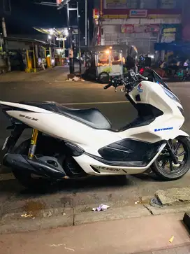 Pcx 2018 warna putih