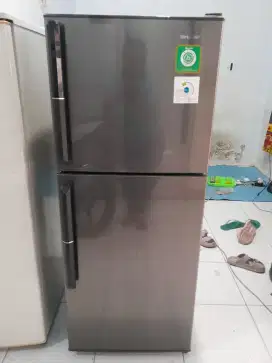 Kulkas 2 Pintu SHARP Like New .. Kondisi 95%