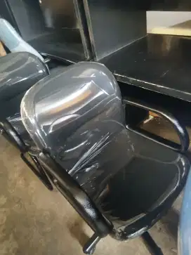 kursi staf kantor