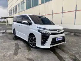 [OLXMOBBI] DP Rendah Toyota Voxy 2.0 Bensin-AT 2021 7FC B